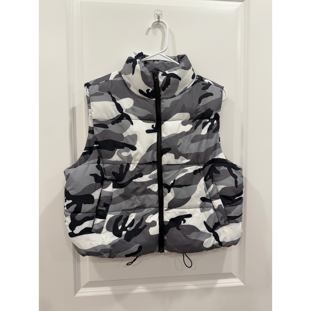 Fashion Nova Cadet Kelly Camo Puffer Vest Grey Black White Camouflage Large NWT